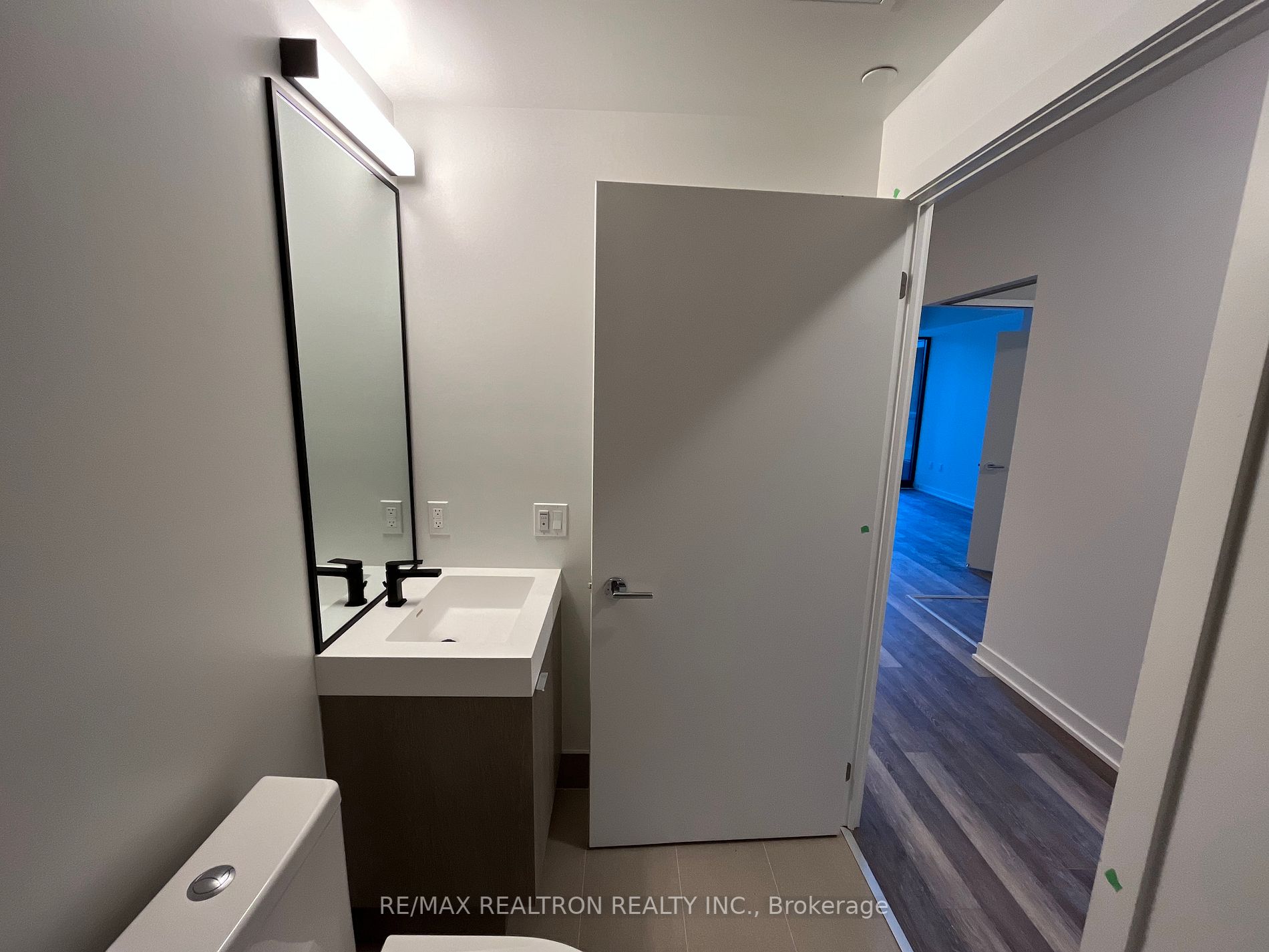 250 Lawrence Ave W, #401