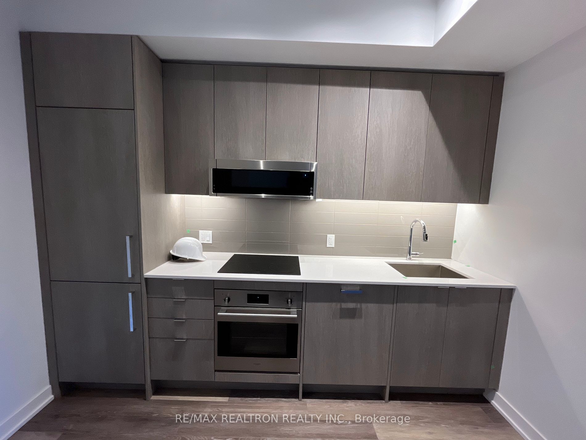 250 Lawrence Ave W, #401