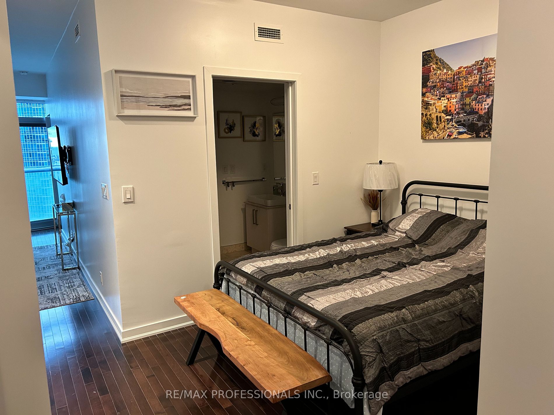 12 York Street #2503