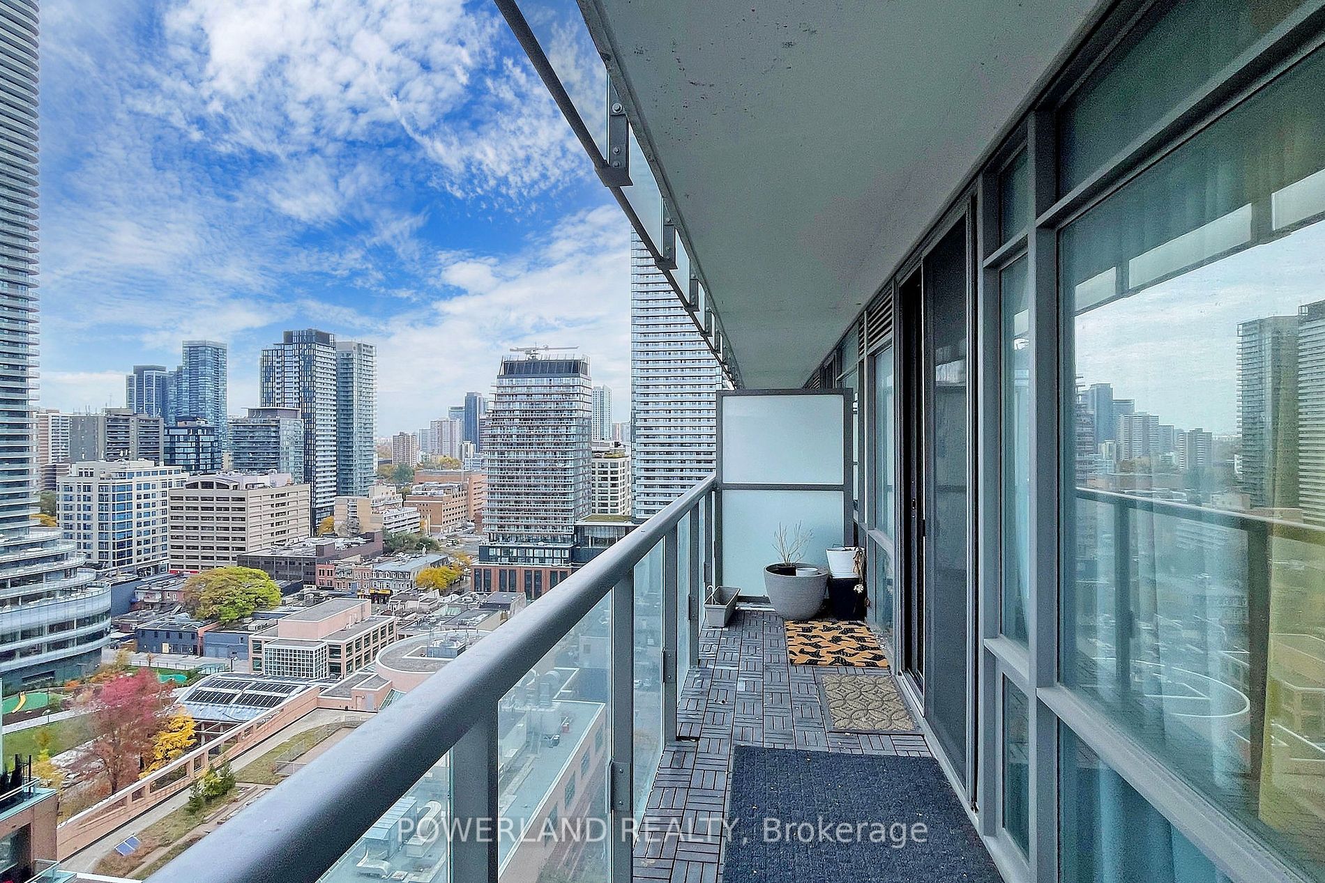 37 Grosvenor St, #2004