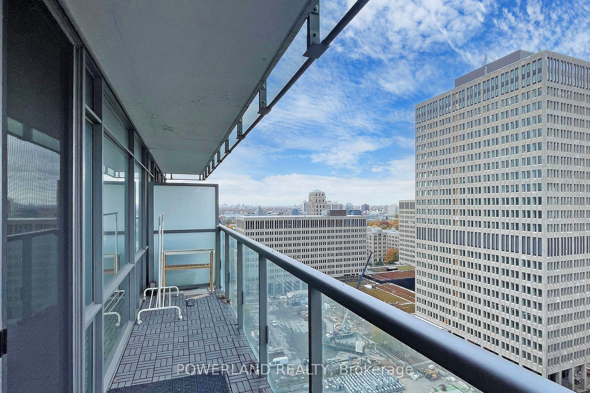 37 Grosvenor St, #2004