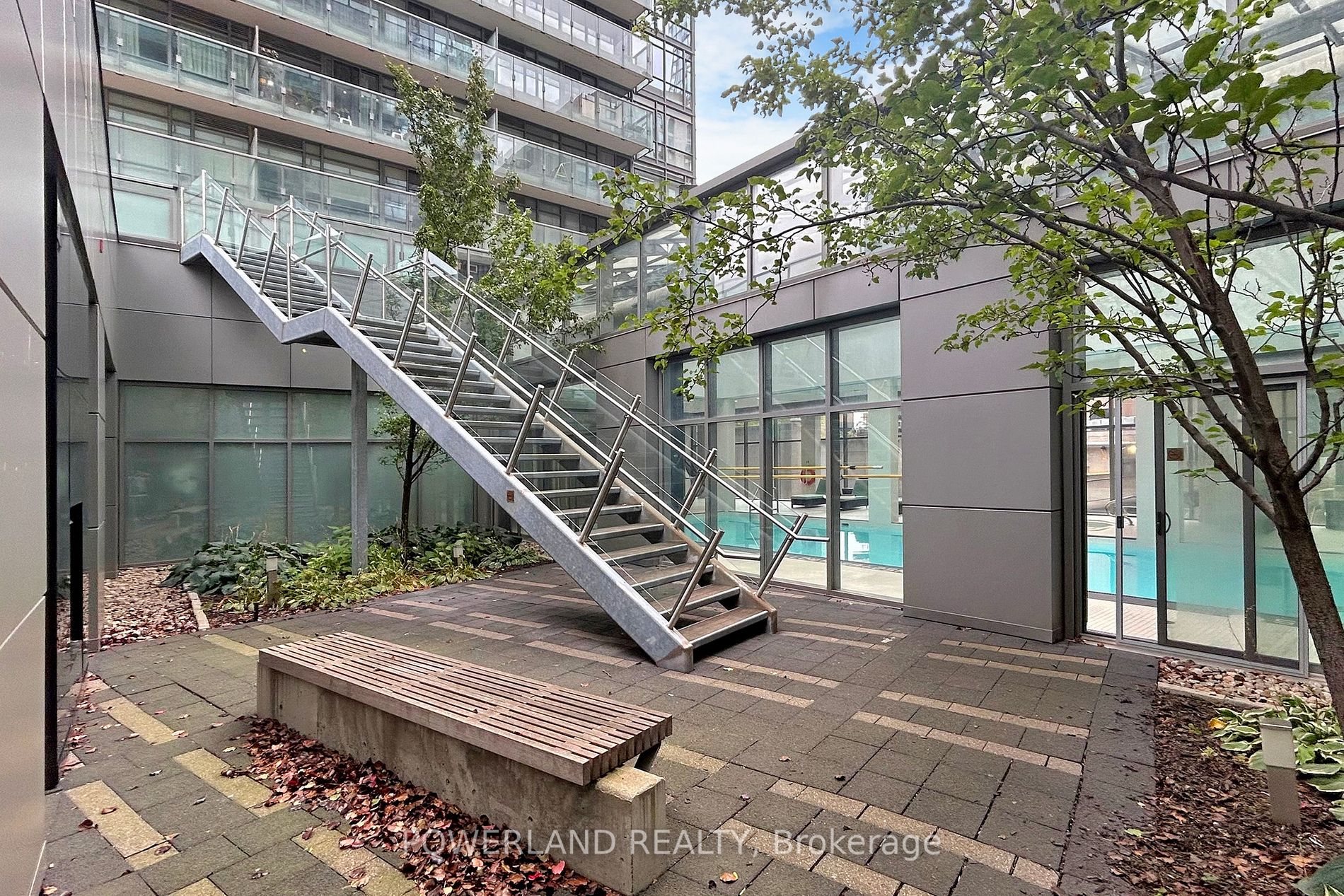 37 Grosvenor St, #2004