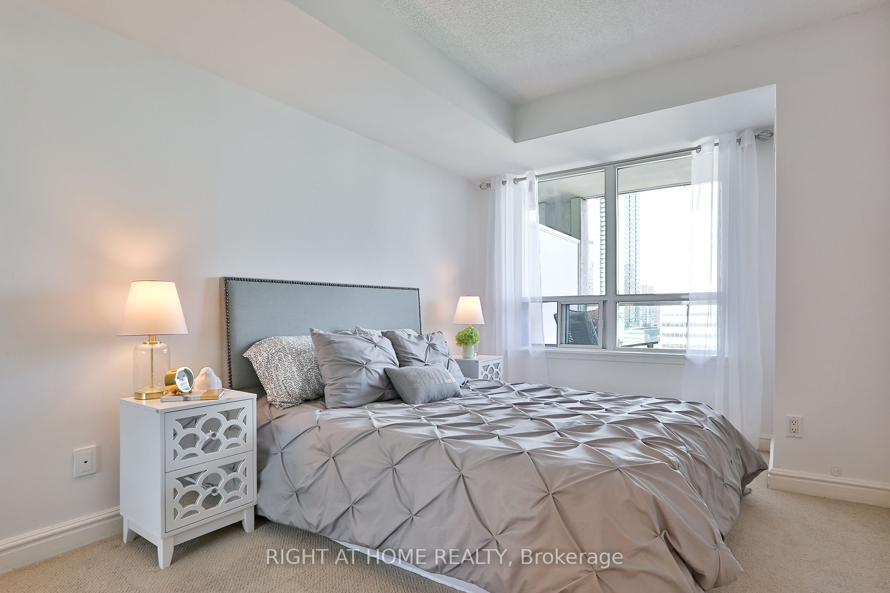 16 Harrison Garden Blvd, #1112