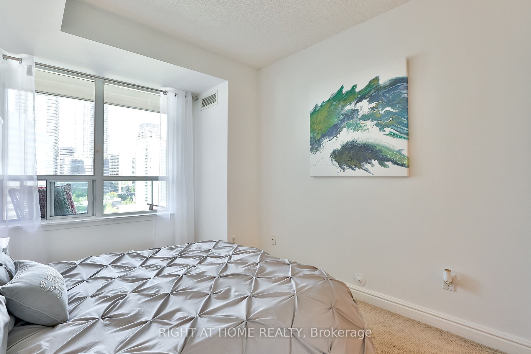 16 Harrison Garden Blvd, #1112