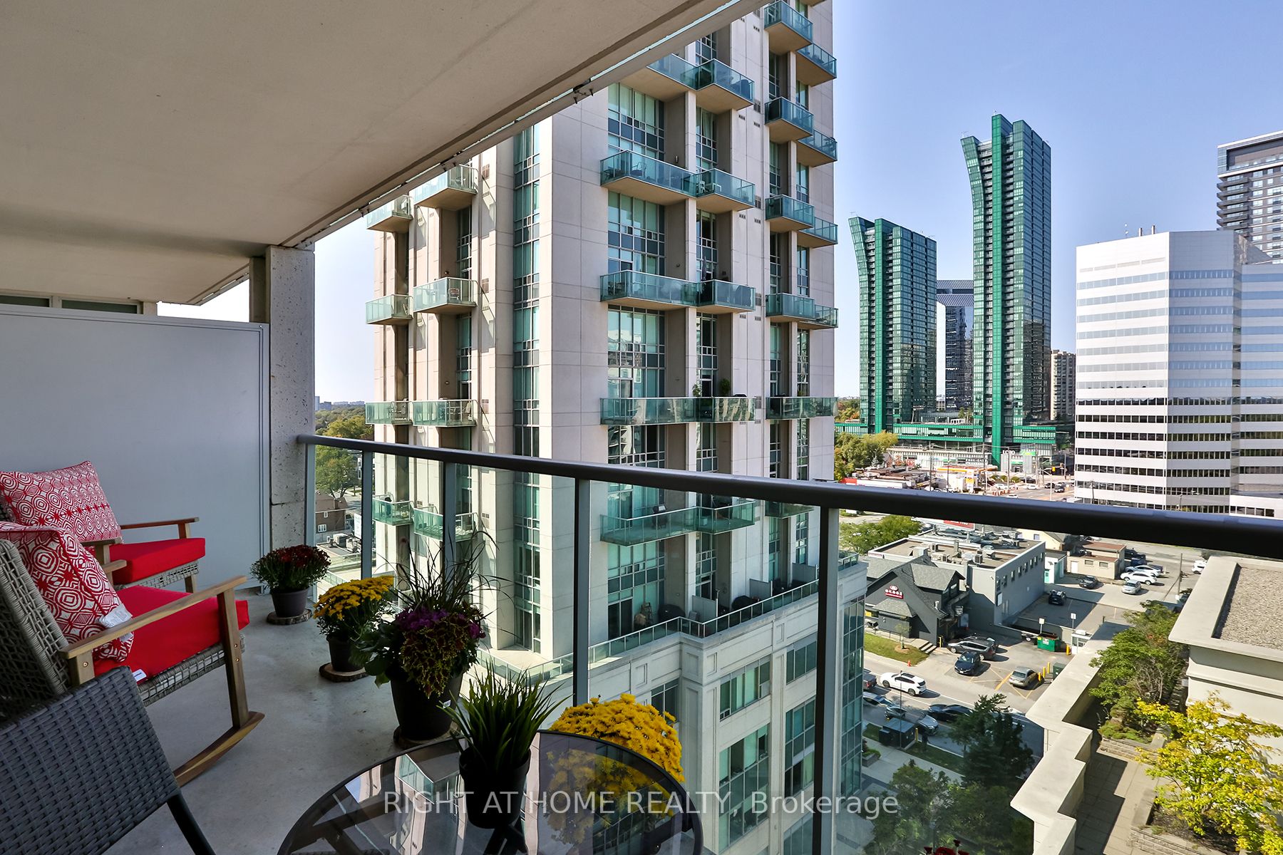16 Harrison Garden Blvd, #1112