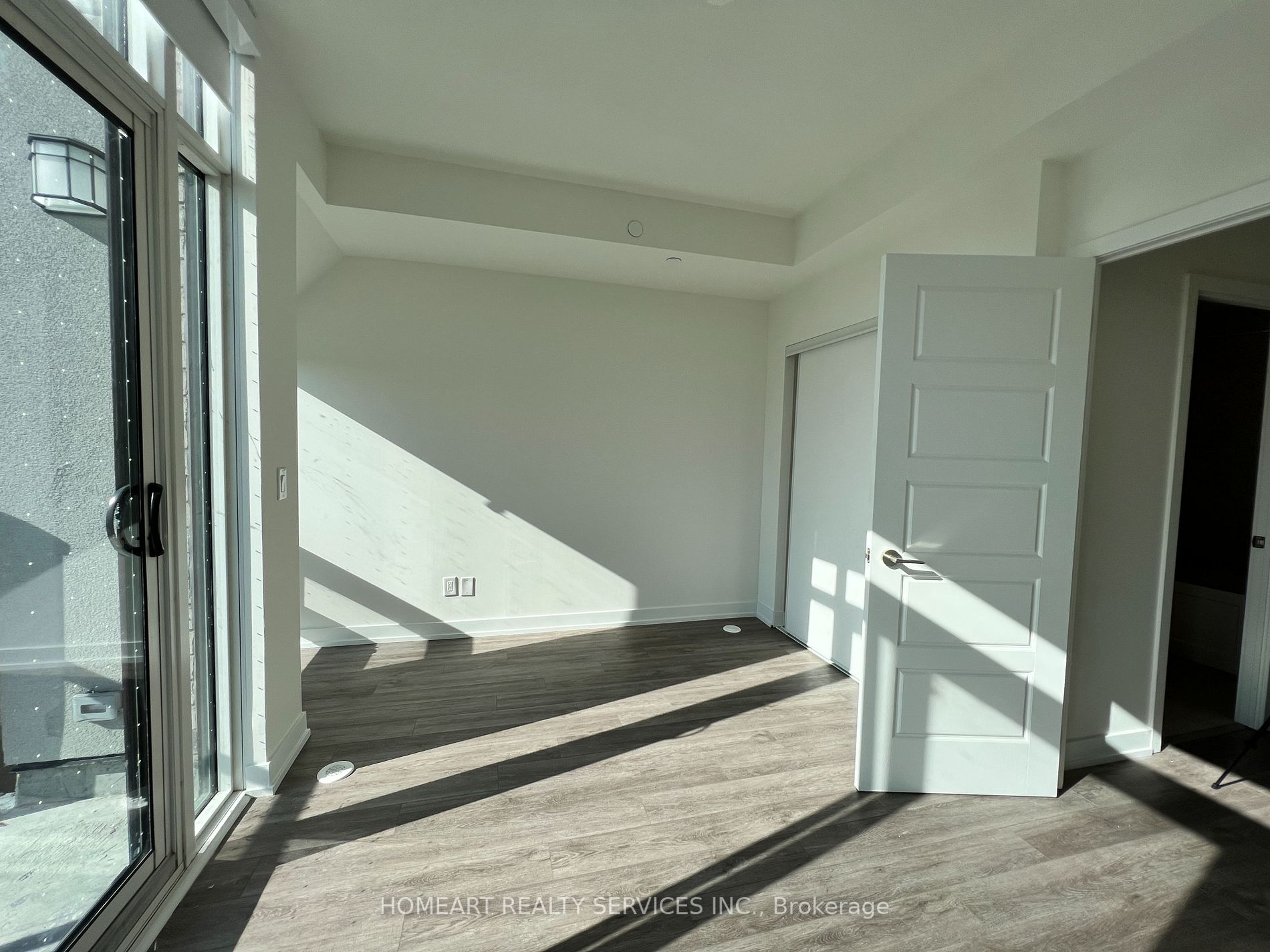871 Sheppard Ave W, #Th2