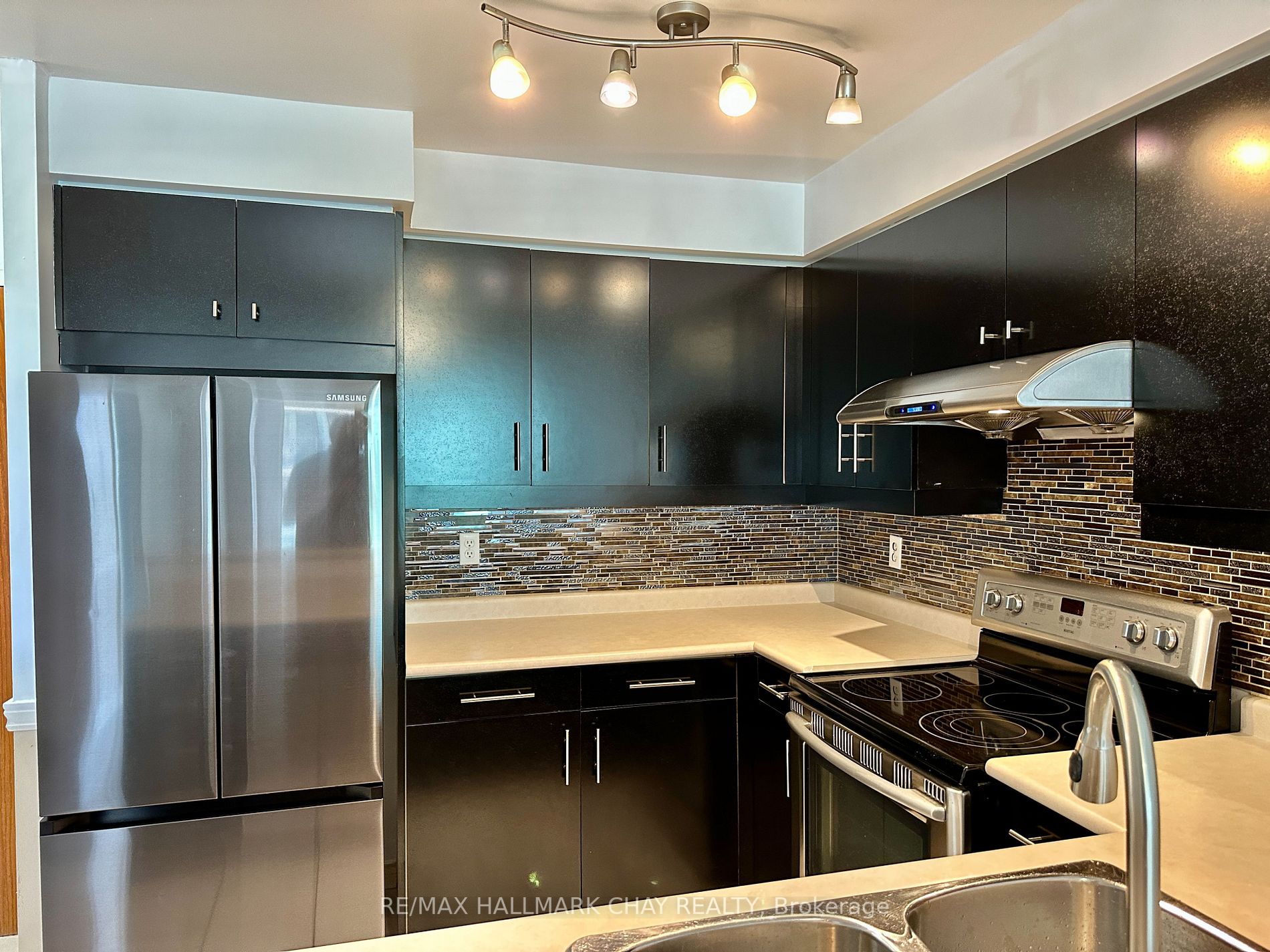 7 Lorraine Drive, #706