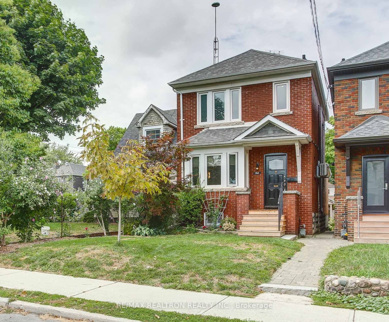 242 Bedford Park Ave