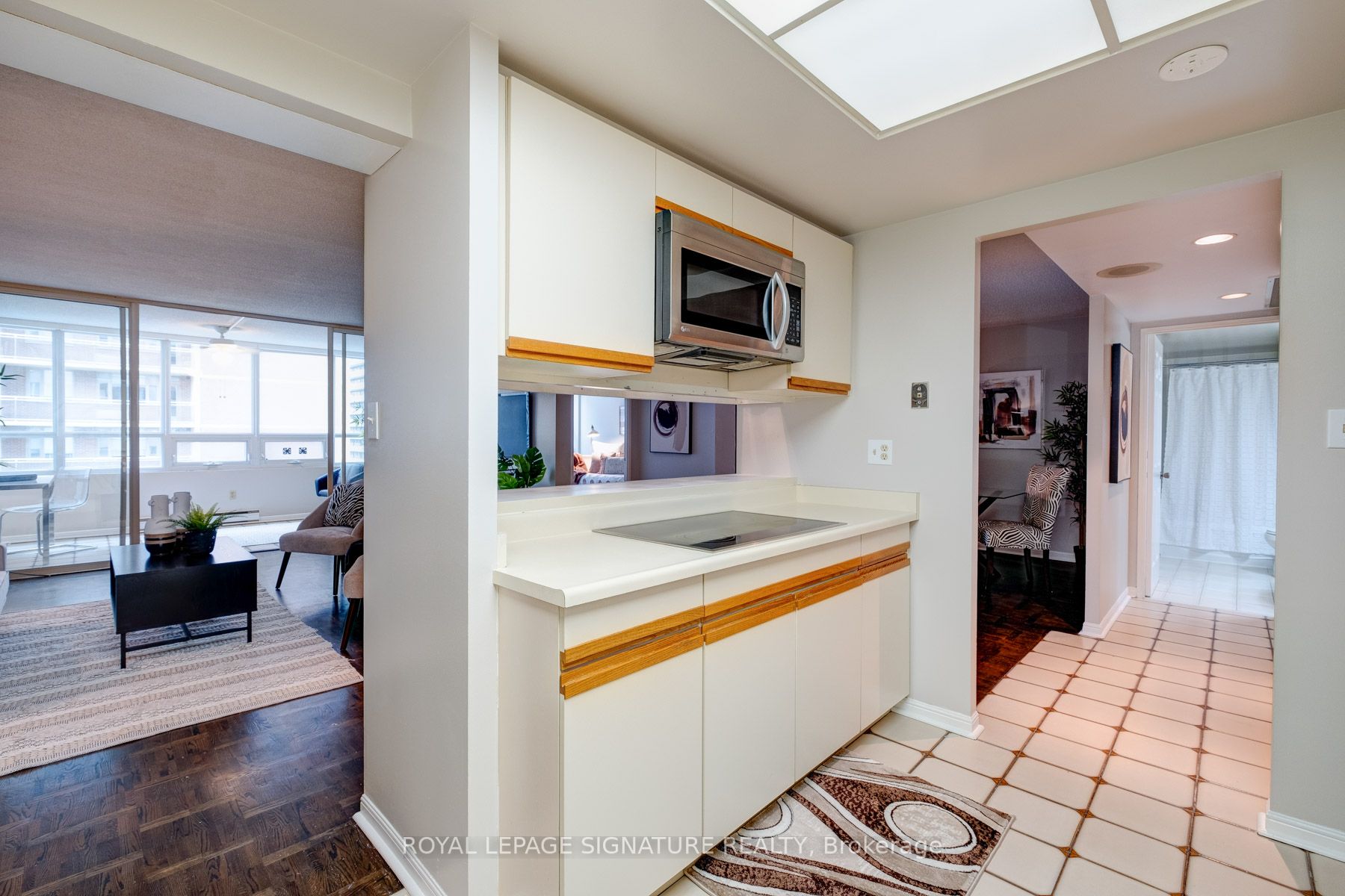 71 Charles Street E, #905