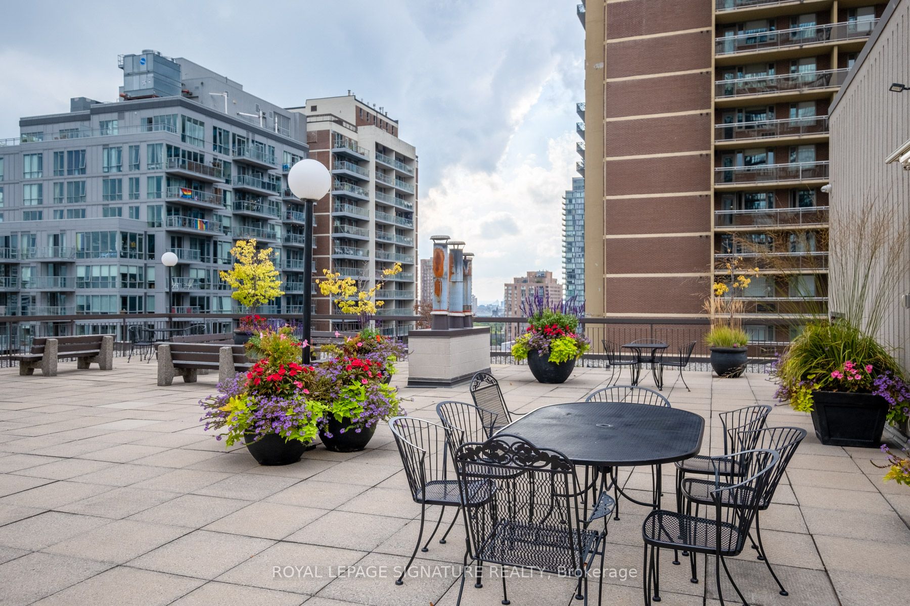 71 Charles Street E, #905