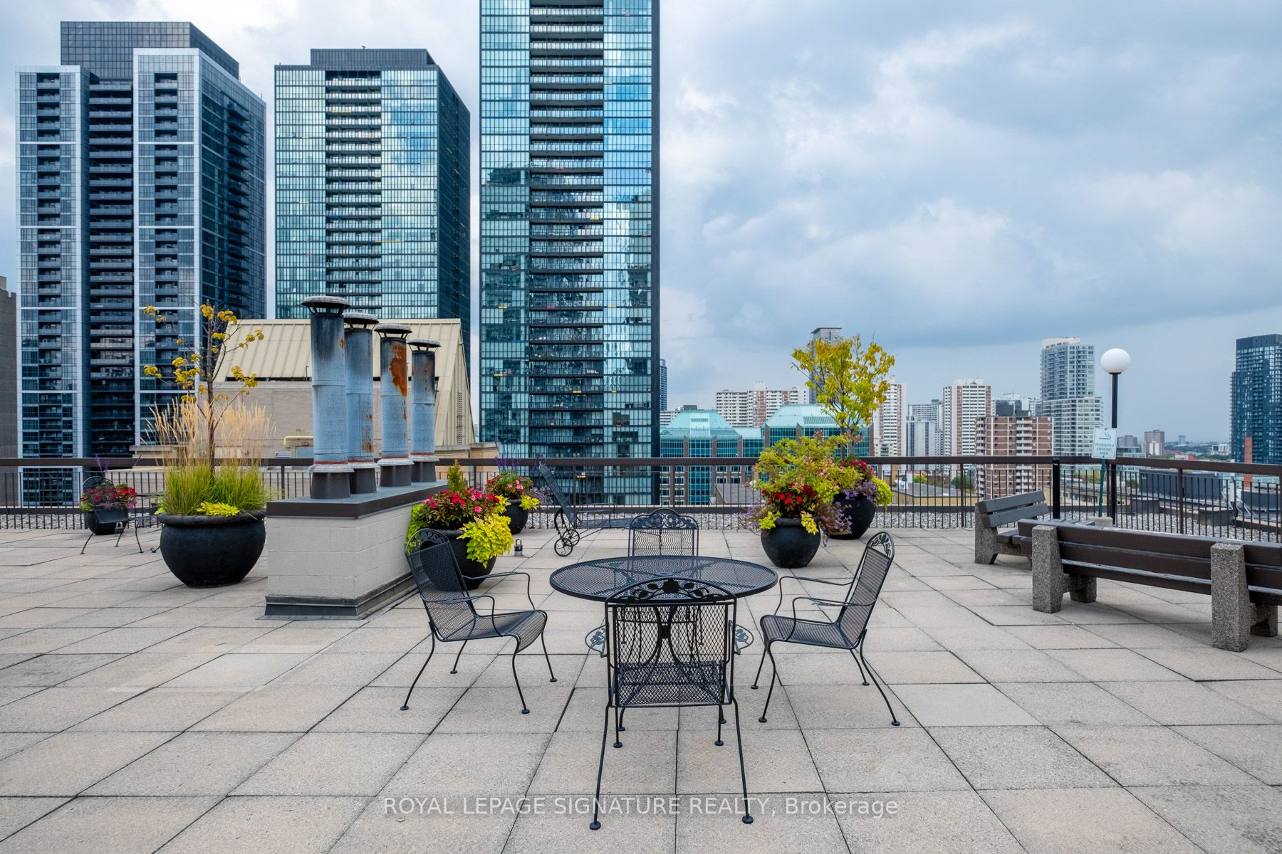 71 Charles Street E, #905