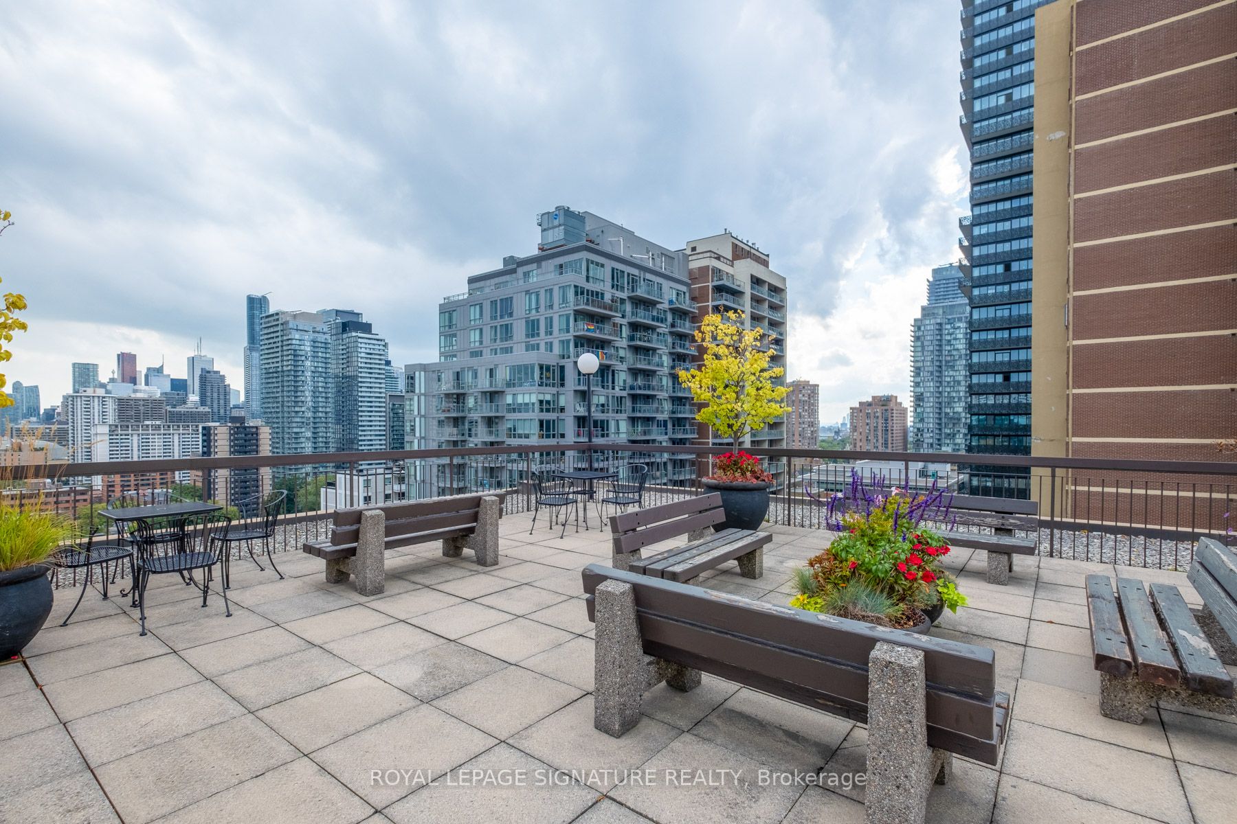 71 Charles Street E, #905