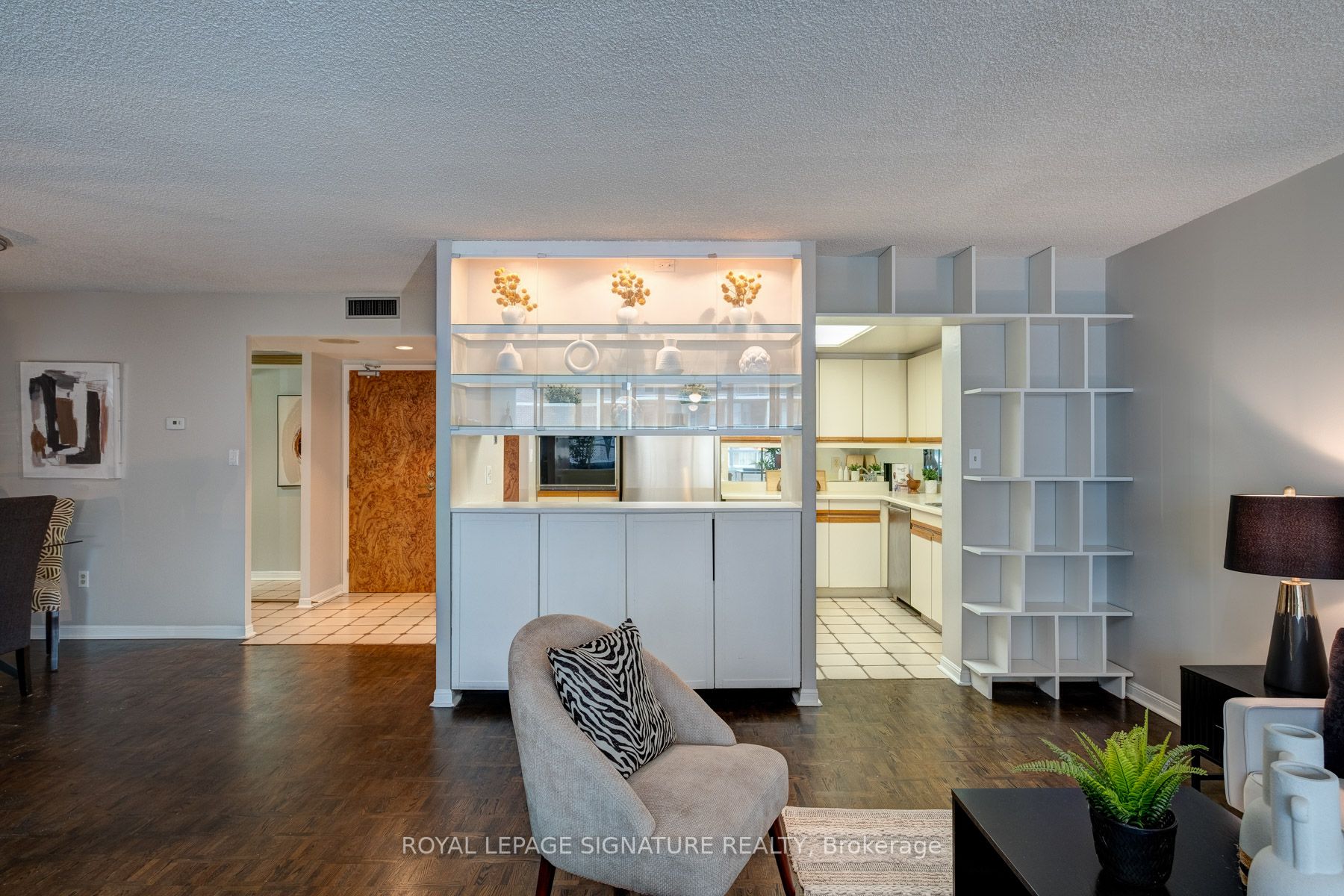 71 Charles Street E, #905