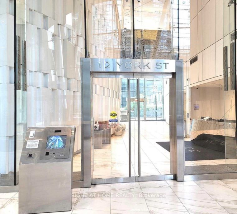 12 York St, #4810
