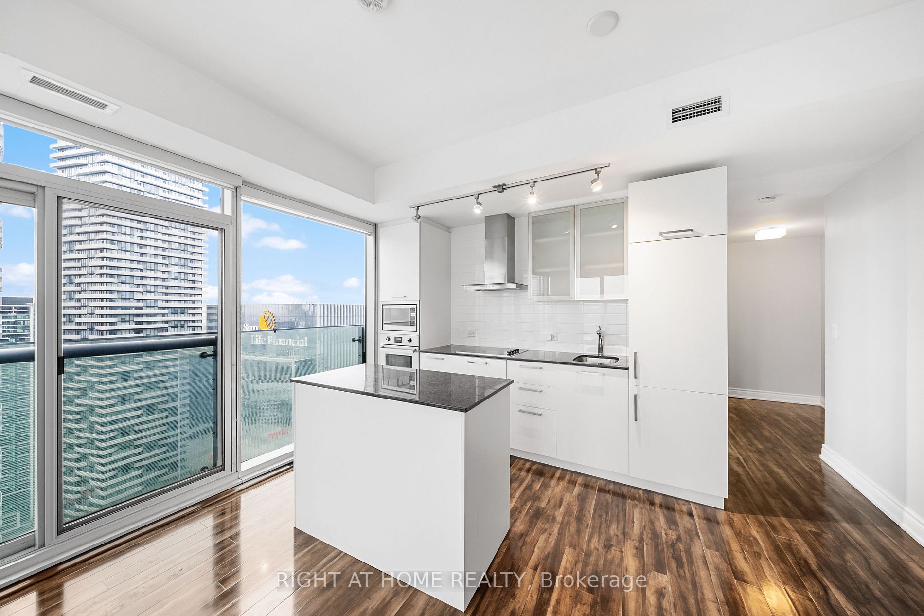 12 York St, #4810