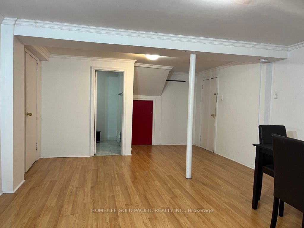 244 Maxwell St