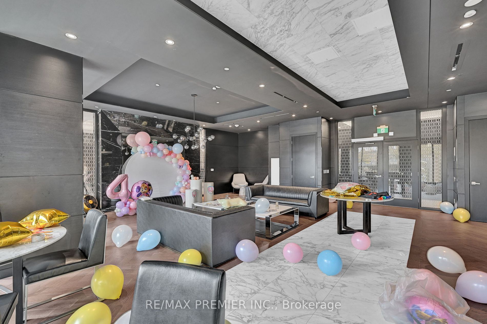31 Tippett Rd, #1312