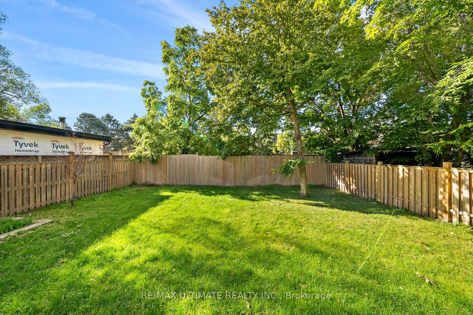 15 Roycrest Ave