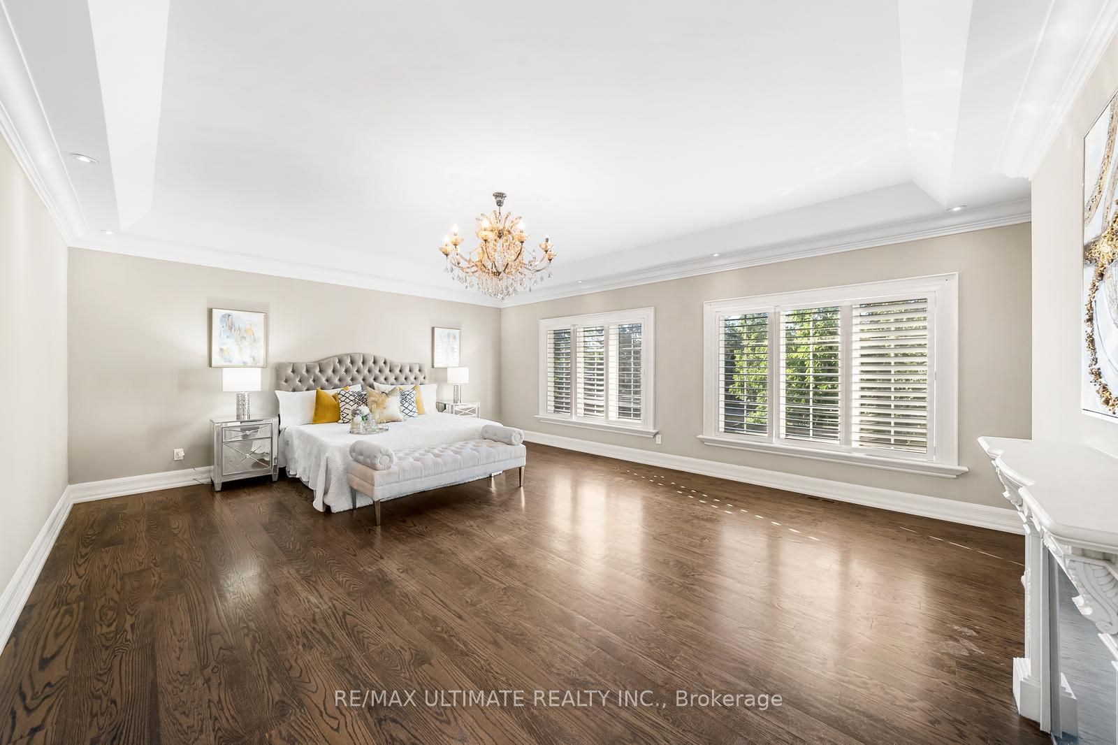 15 Roycrest Ave