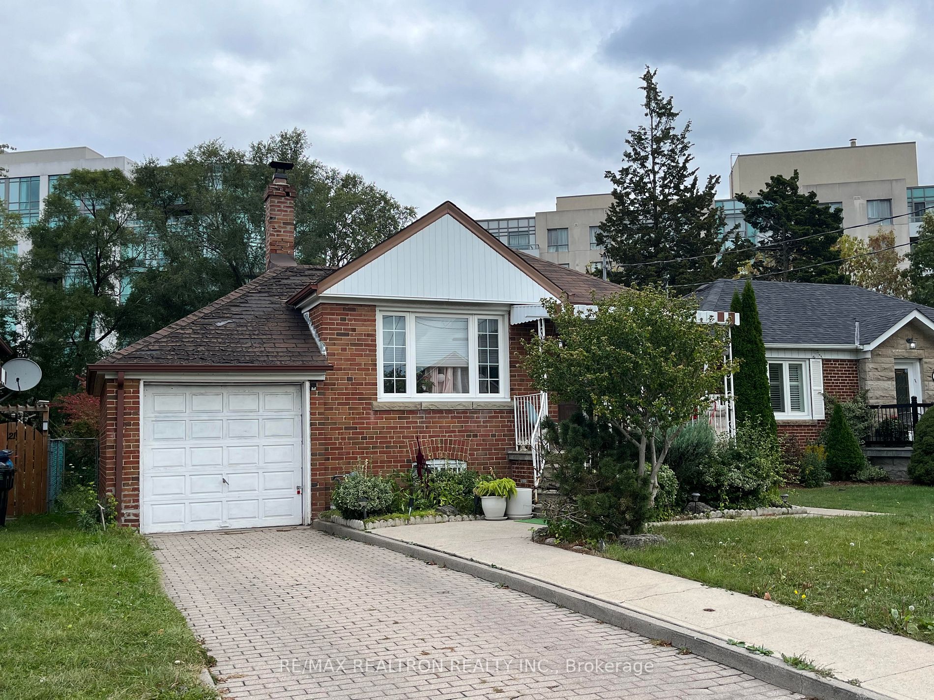 19 Almont Rd