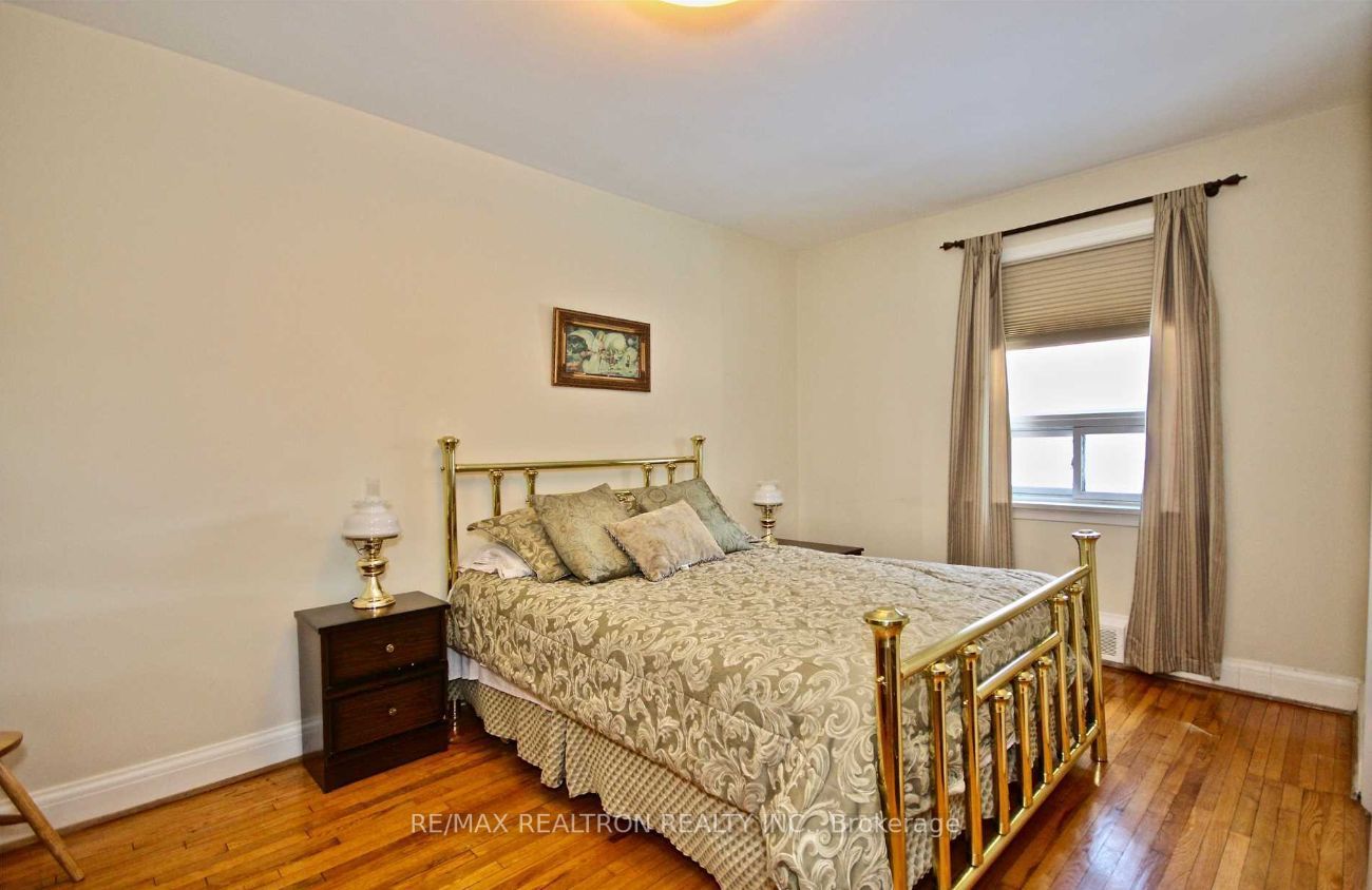 19 Almont Rd