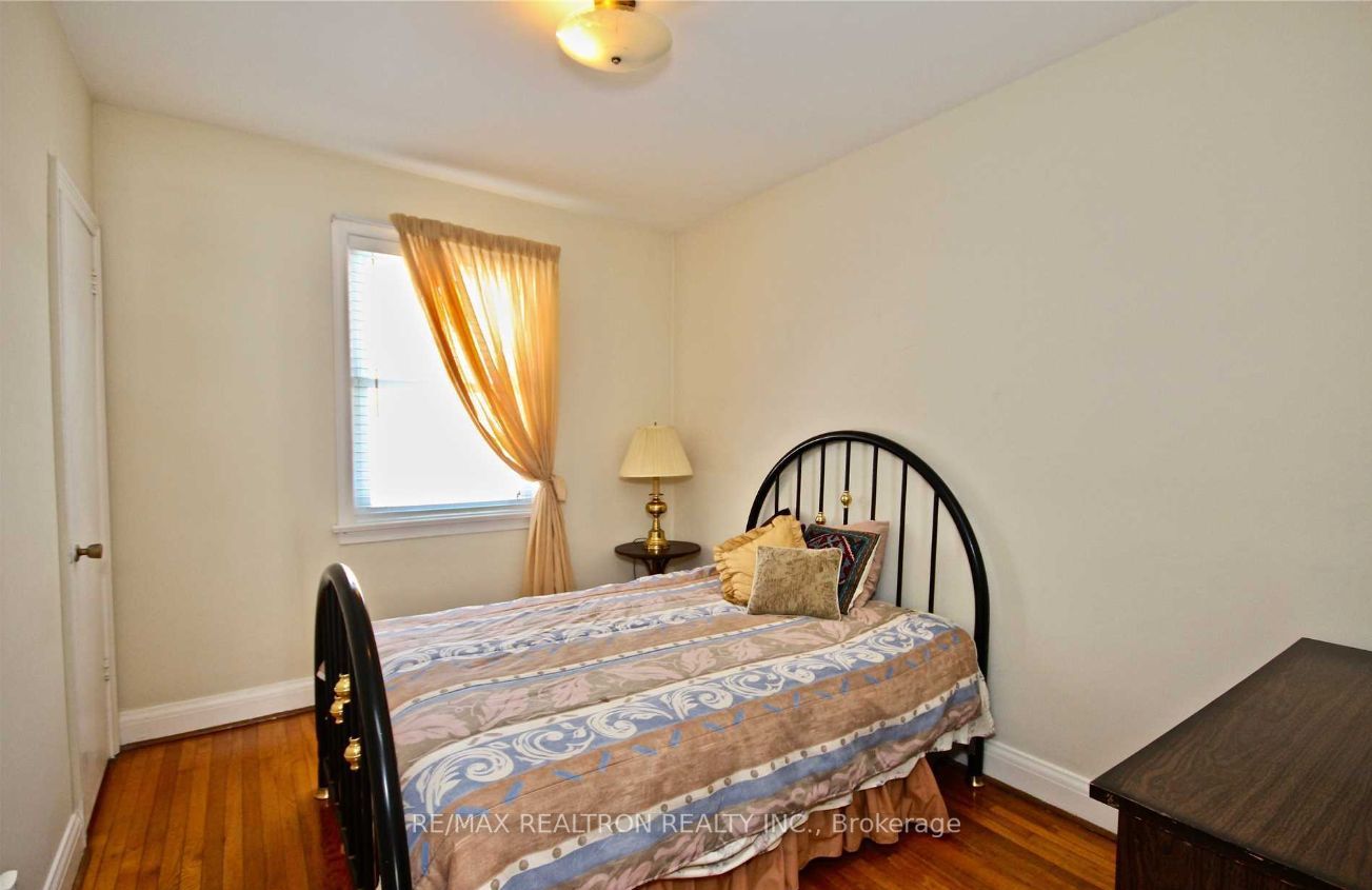 19 Almont Rd