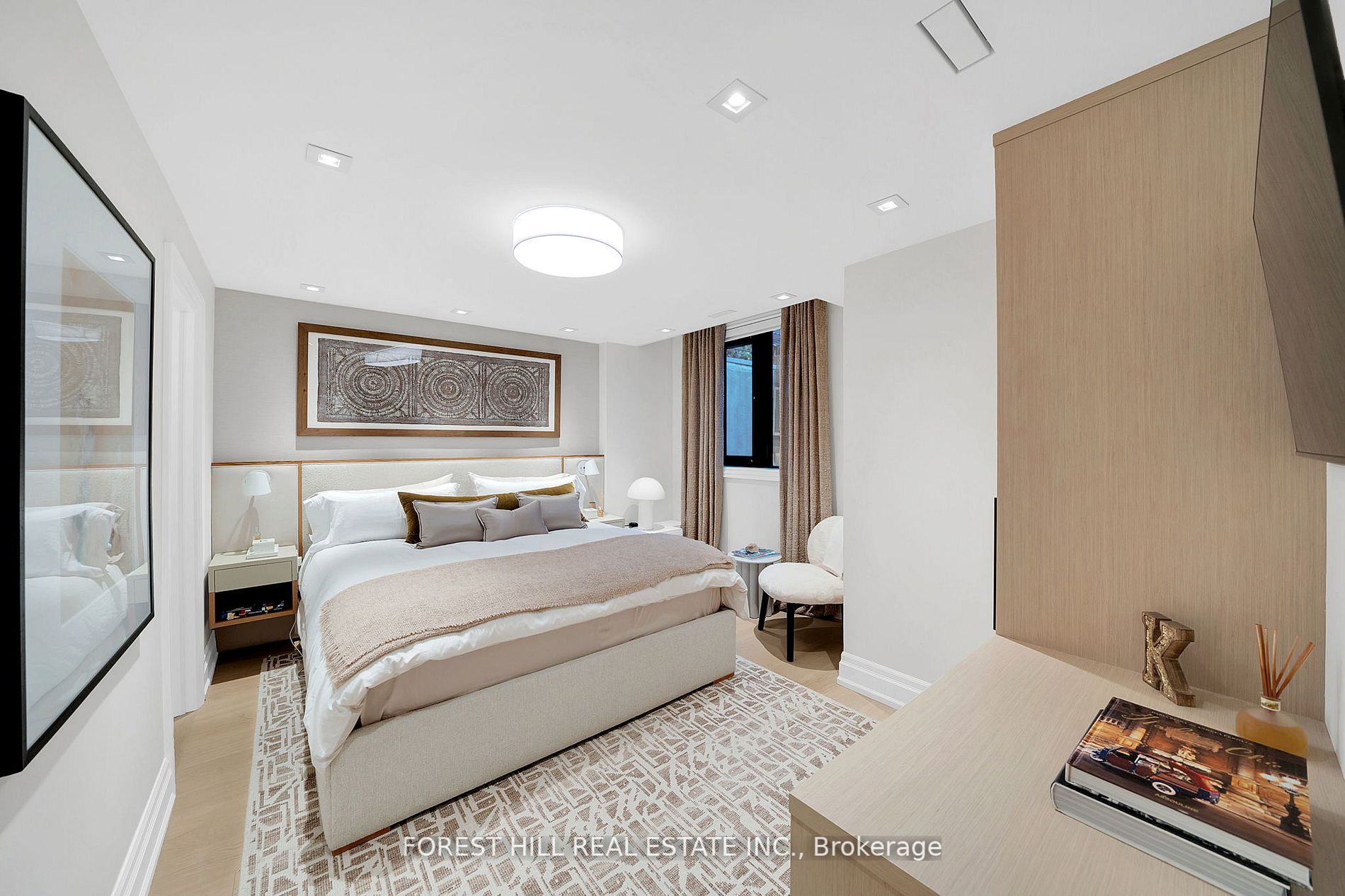 6 Lamport Avenue