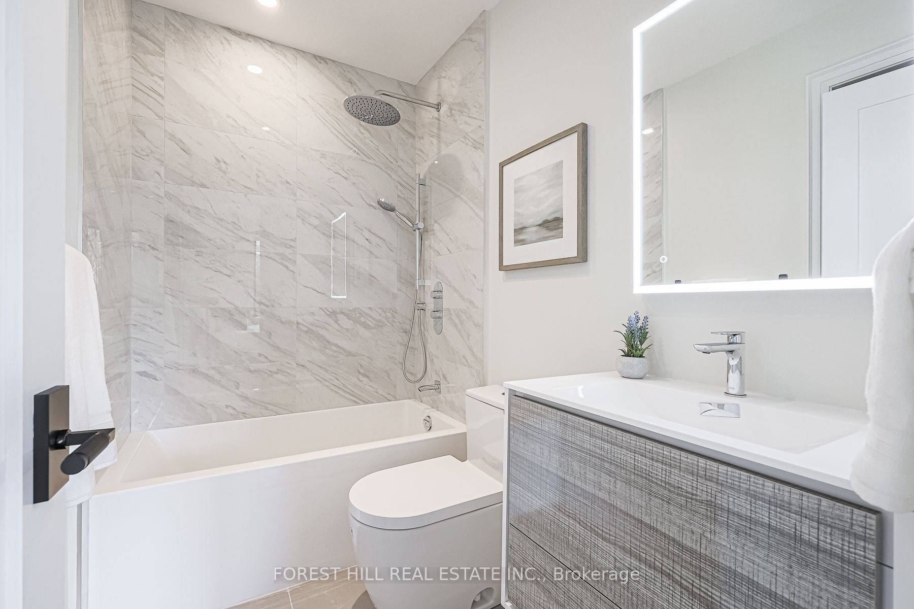38 Burnaby Blvd