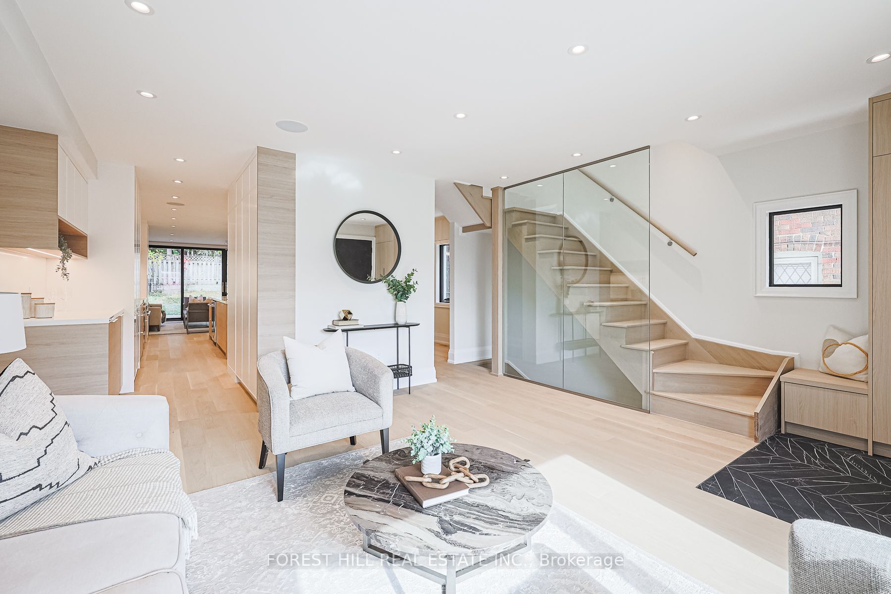 38 Burnaby Blvd