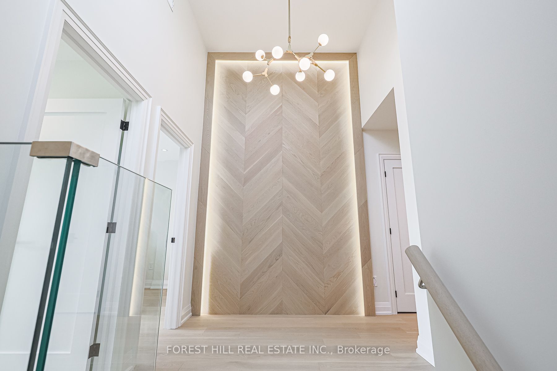 38 Burnaby Blvd