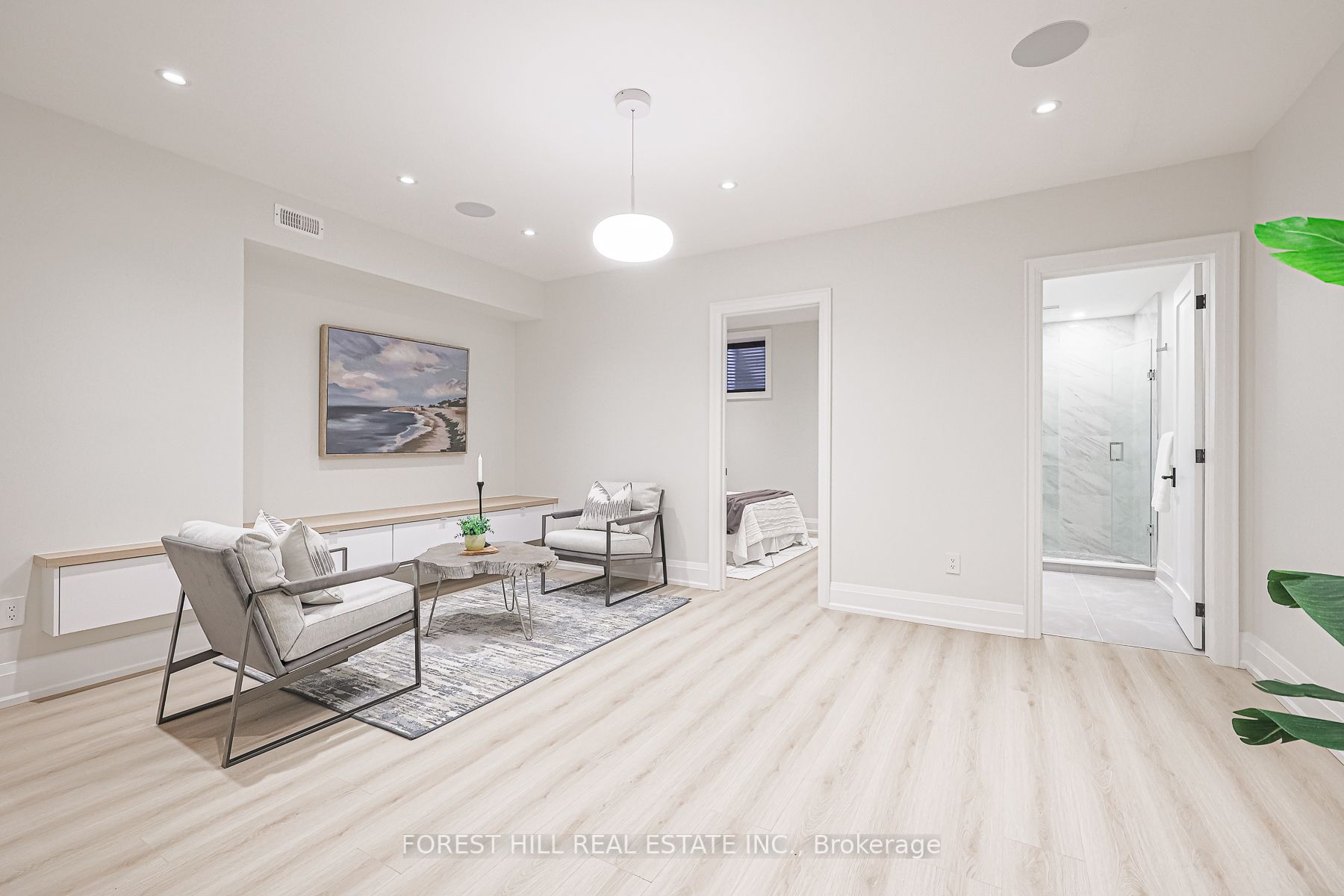 38 Burnaby Blvd