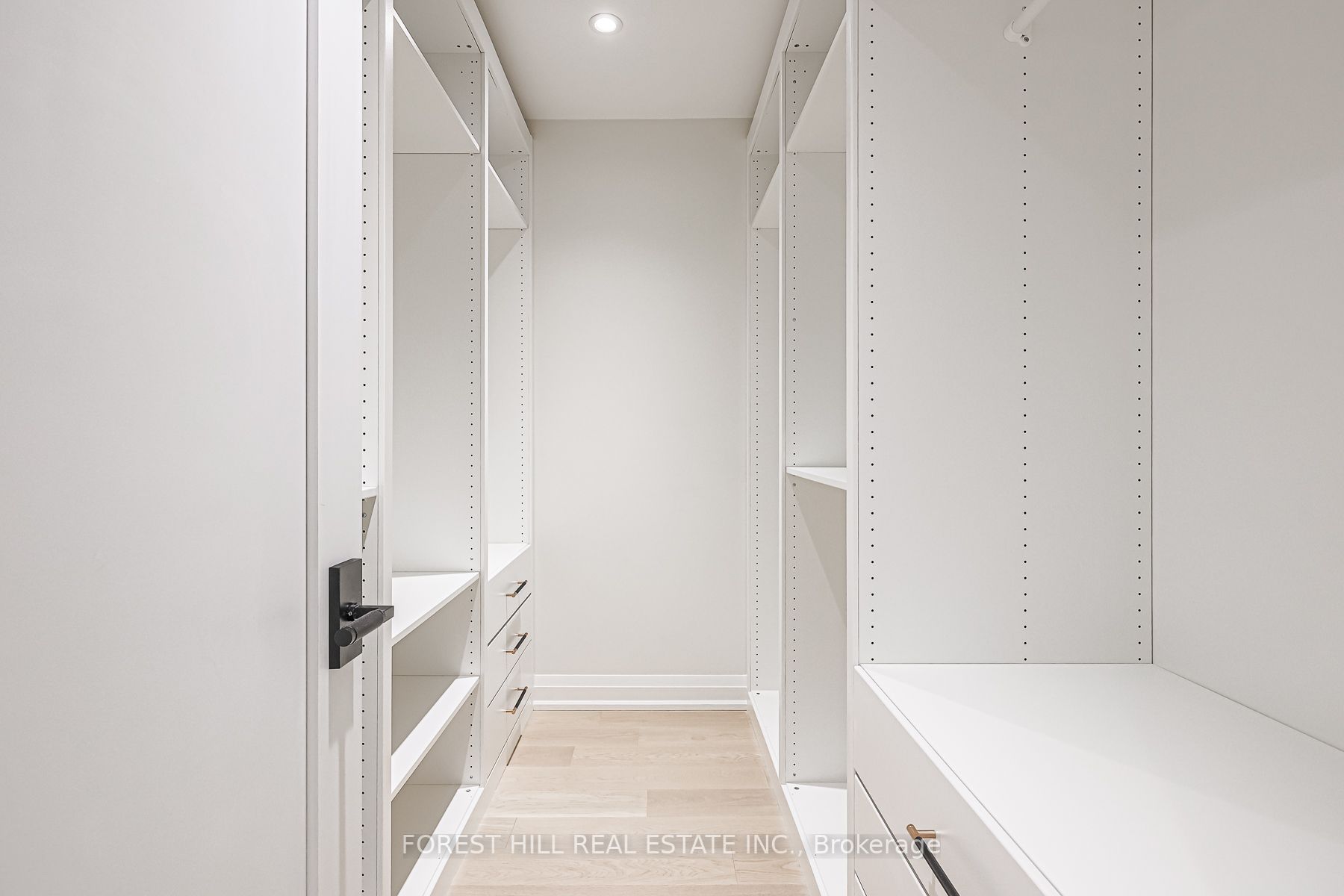 38 Burnaby Blvd
