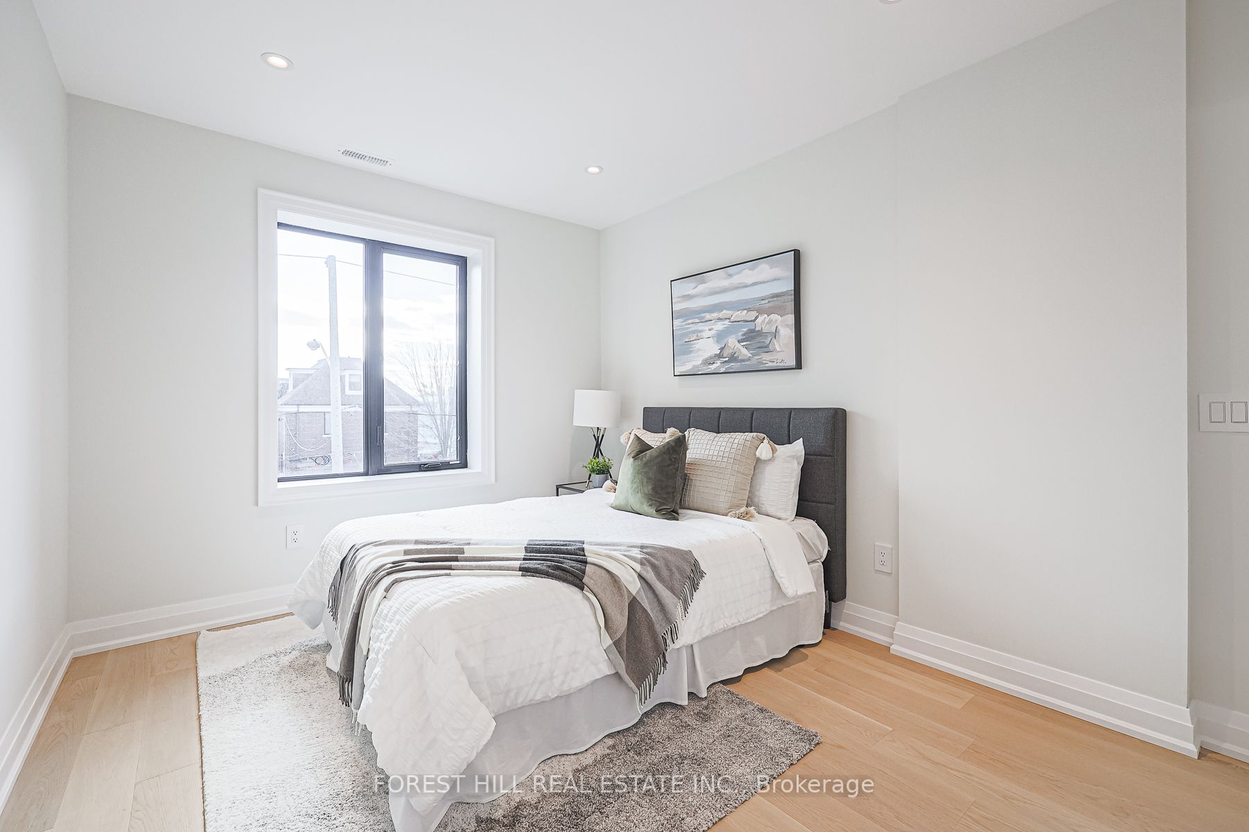 38 Burnaby Blvd