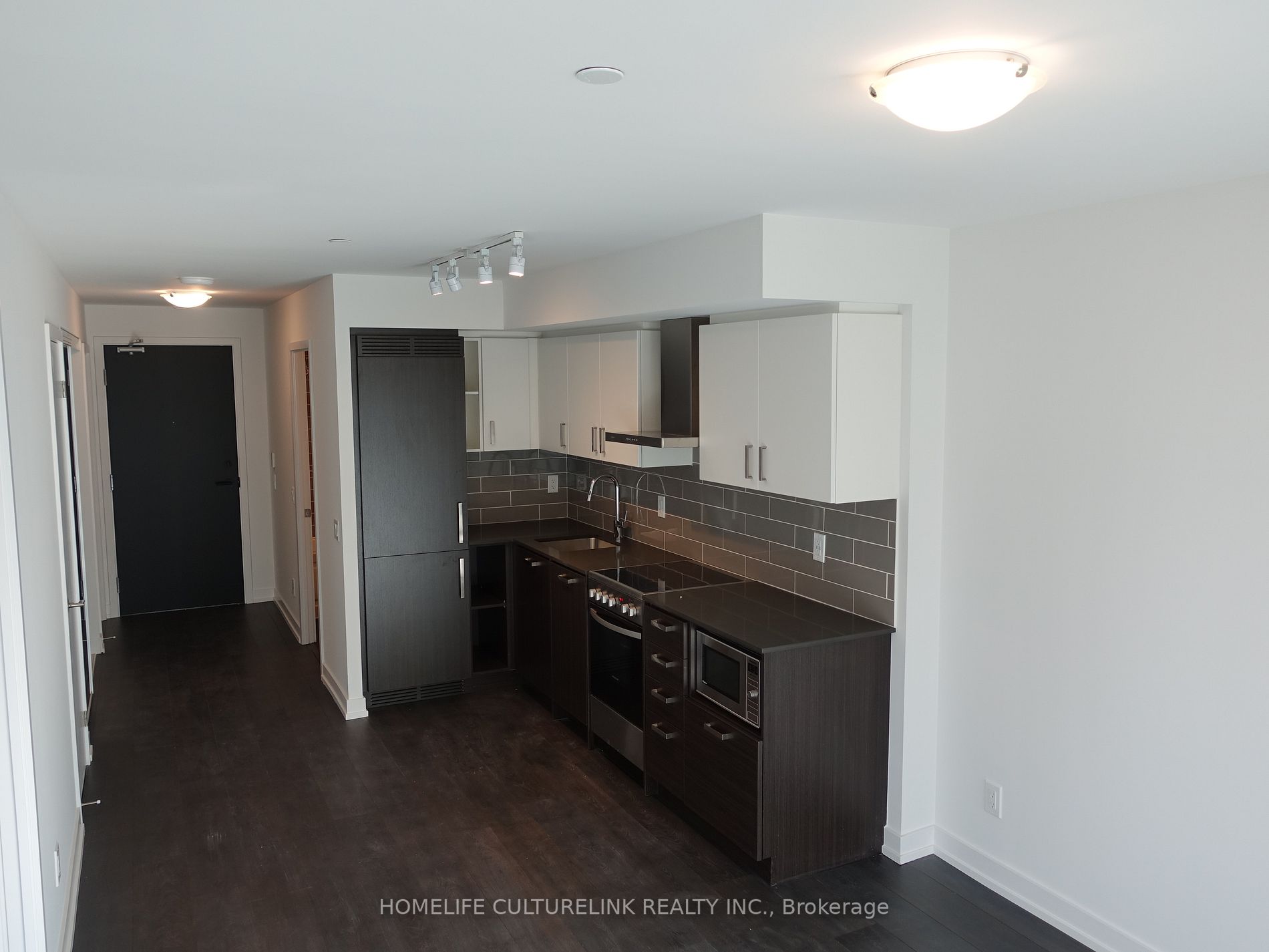 125 Redpath Ave, #711