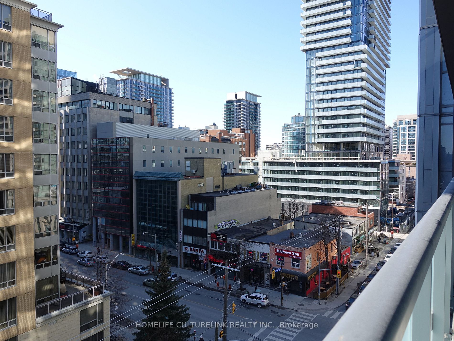 125 Redpath Ave, #711