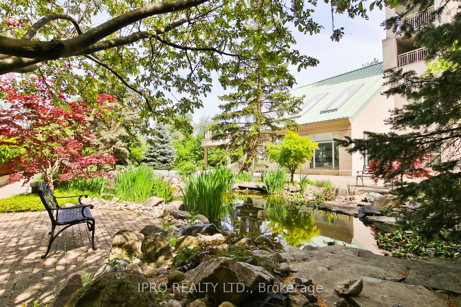 18 Concorde Pl, #411