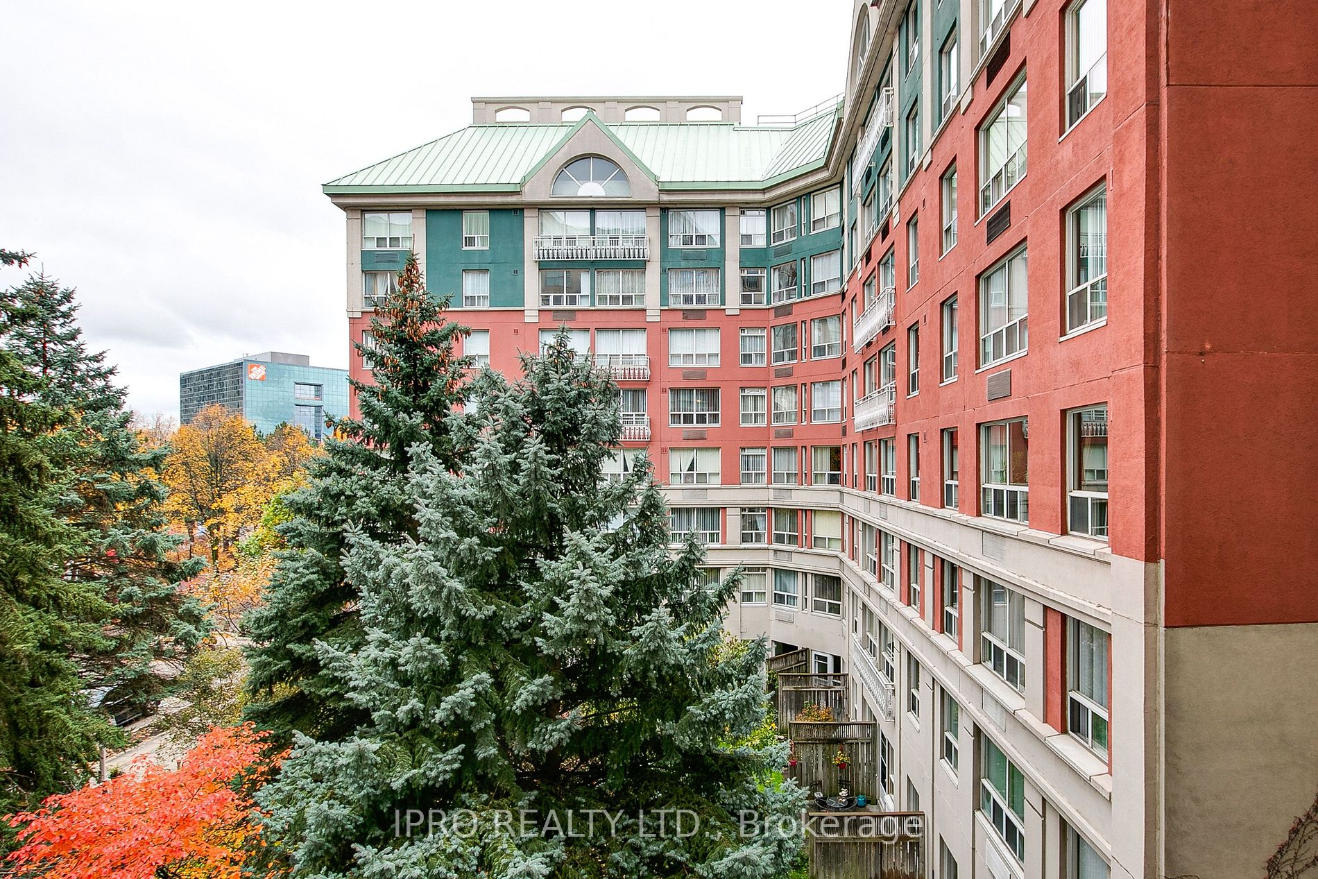 18 Concorde Pl, #411