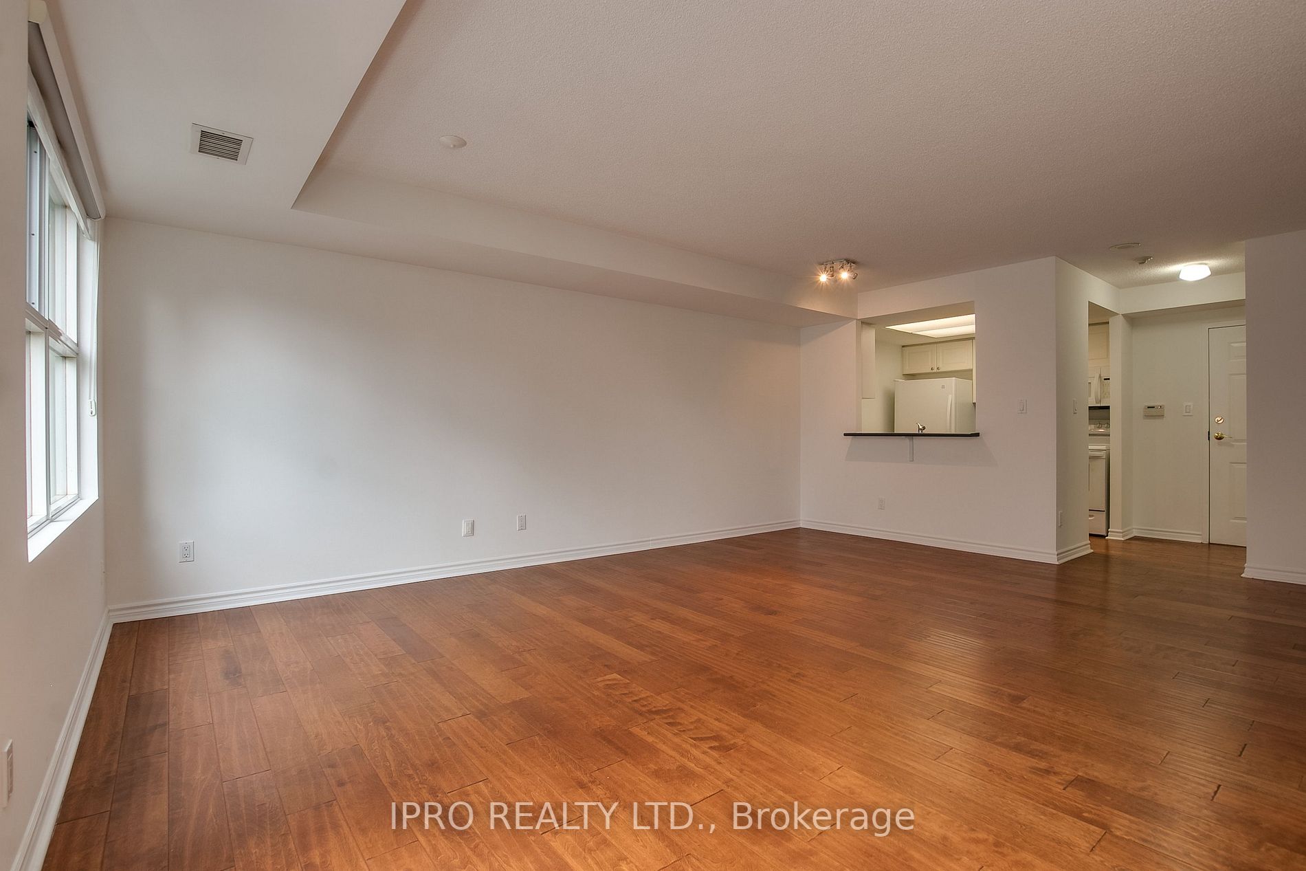 18 Concorde Pl, #411