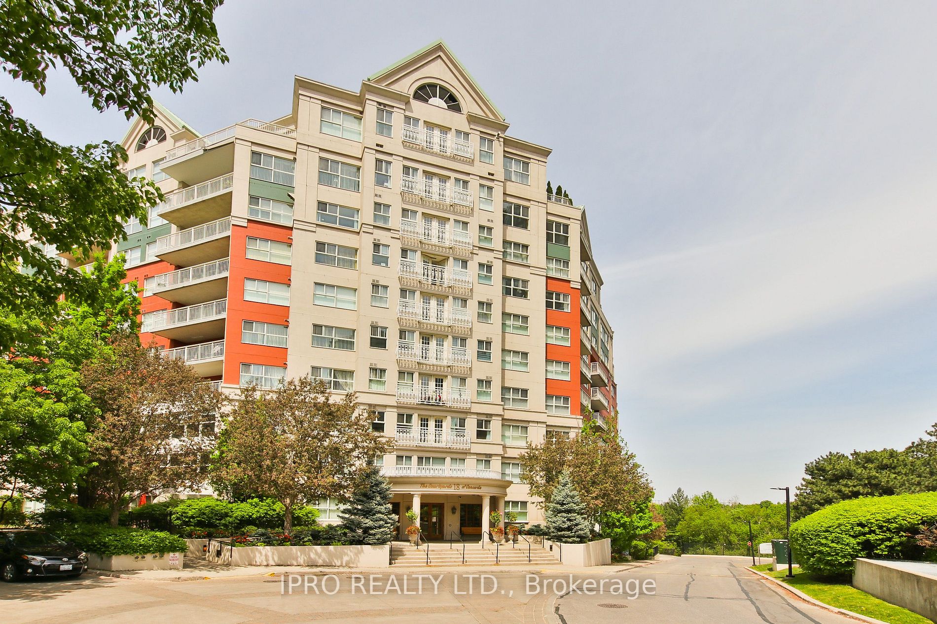 18 Concorde Pl, #411