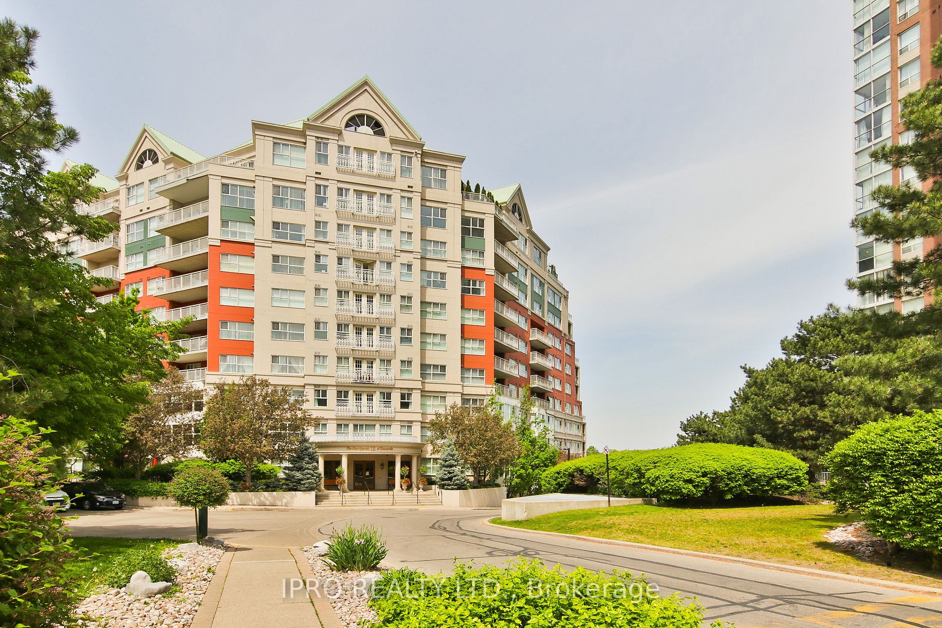 18 Concorde Pl, #411