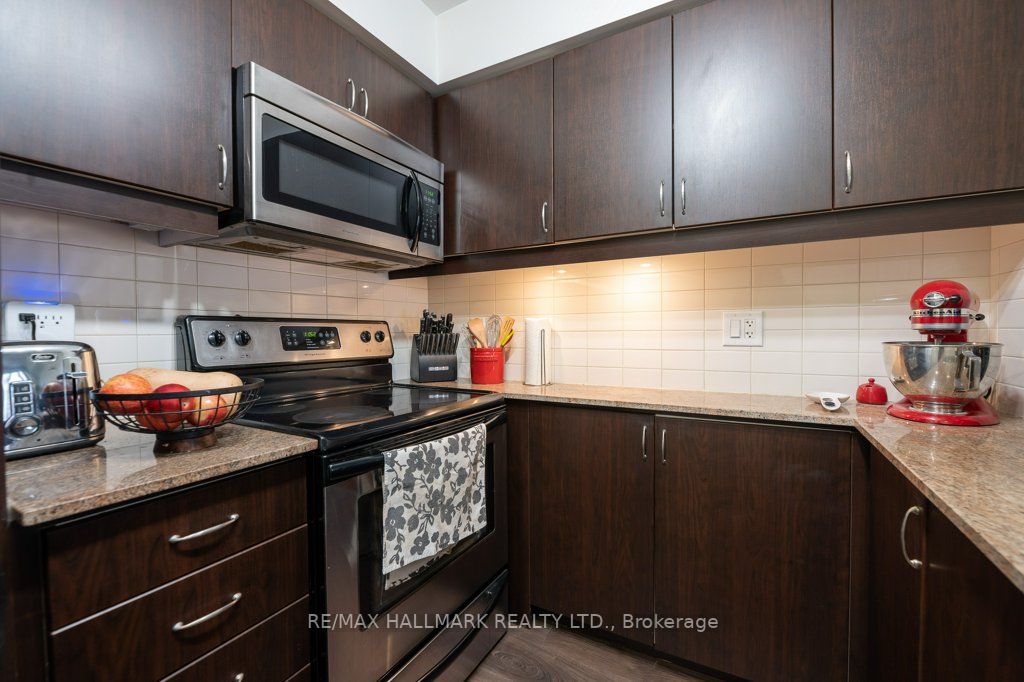 27 Rean Dr, #505