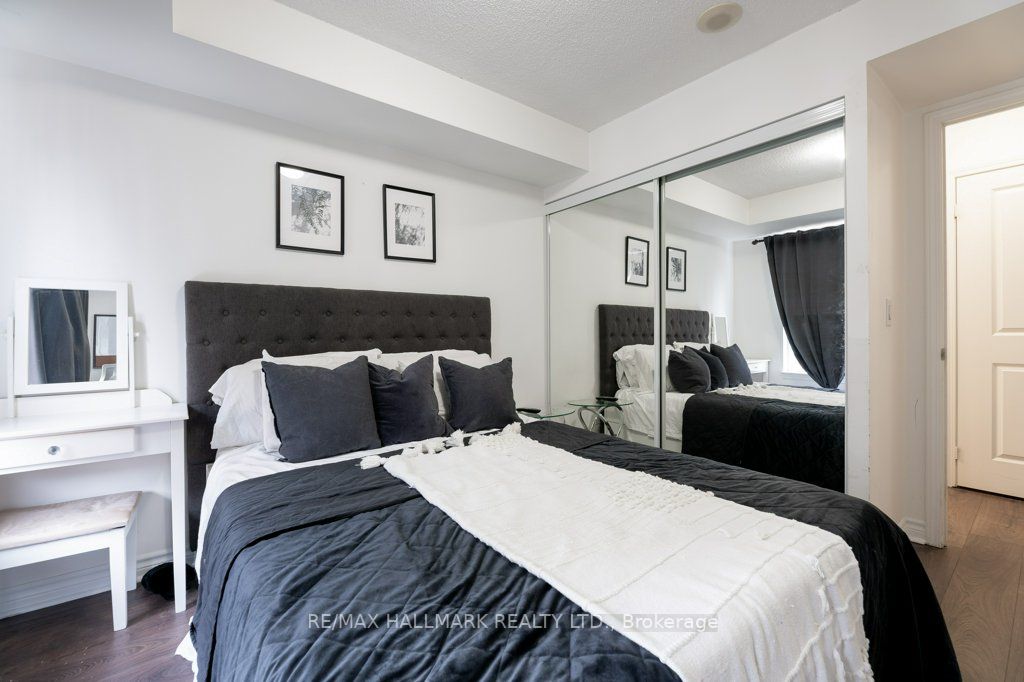 27 Rean Dr, #505