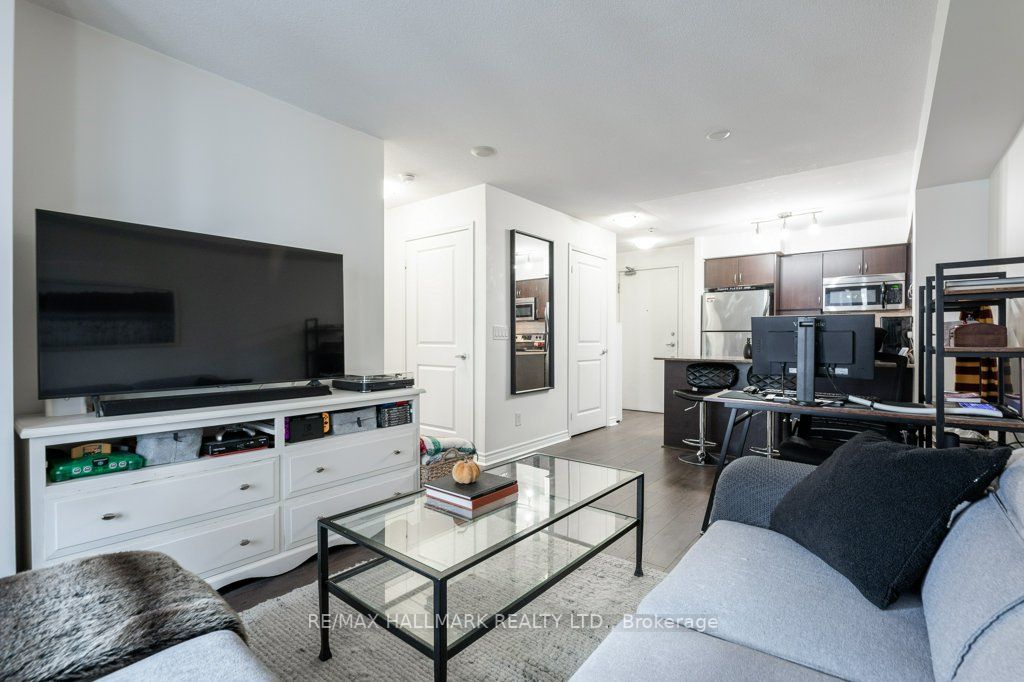27 Rean Dr, #505