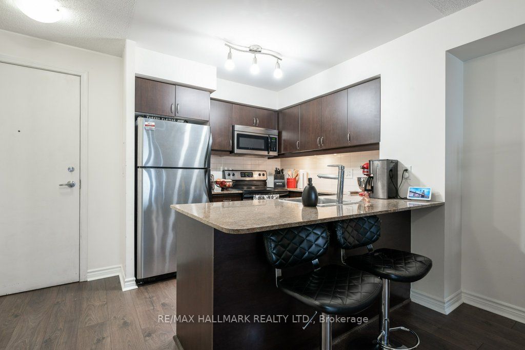 27 Rean Dr, #505
