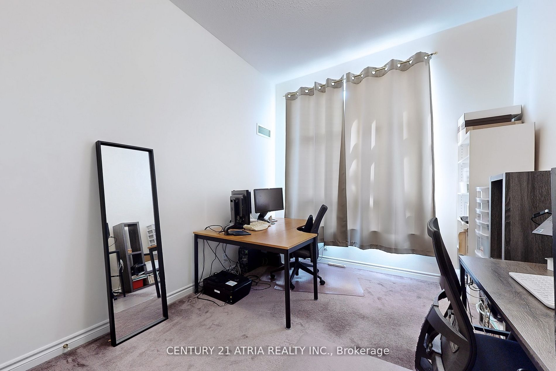 1720 Eglinton Ave E, #105