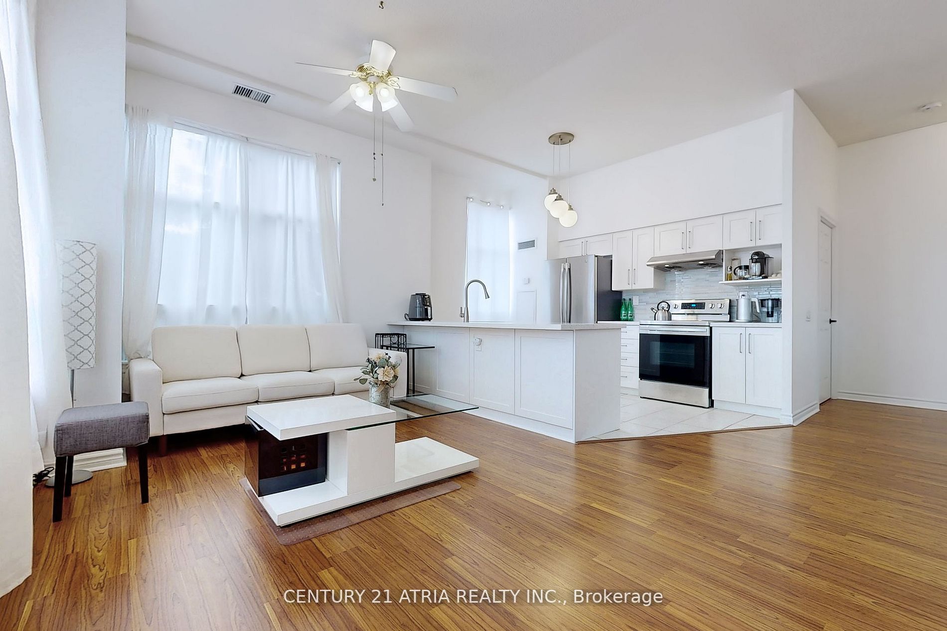 1720 Eglinton Ave E, #105