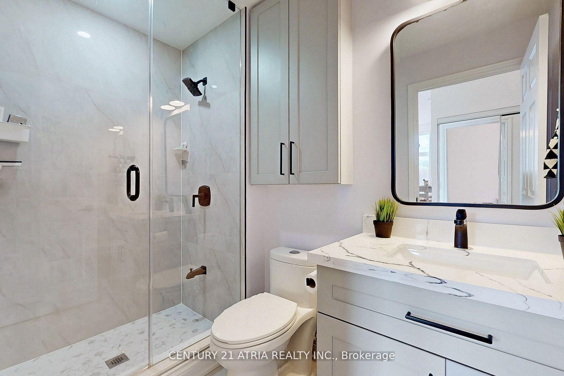 1720 Eglinton Ave E, #105