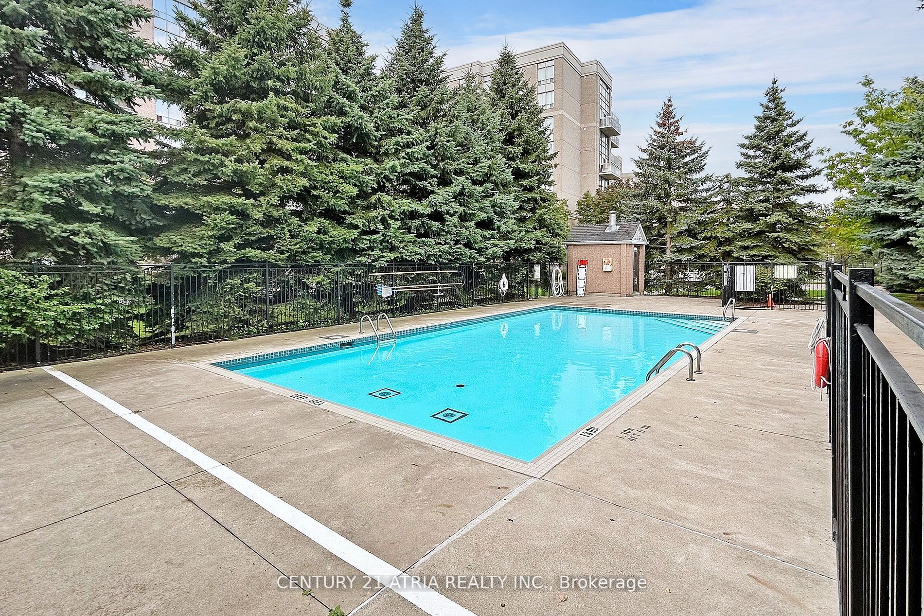 1720 Eglinton Ave E, #105