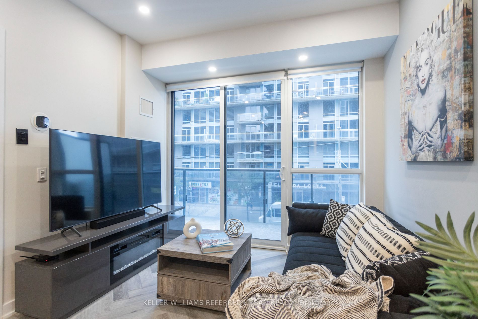 1030 King St, #228