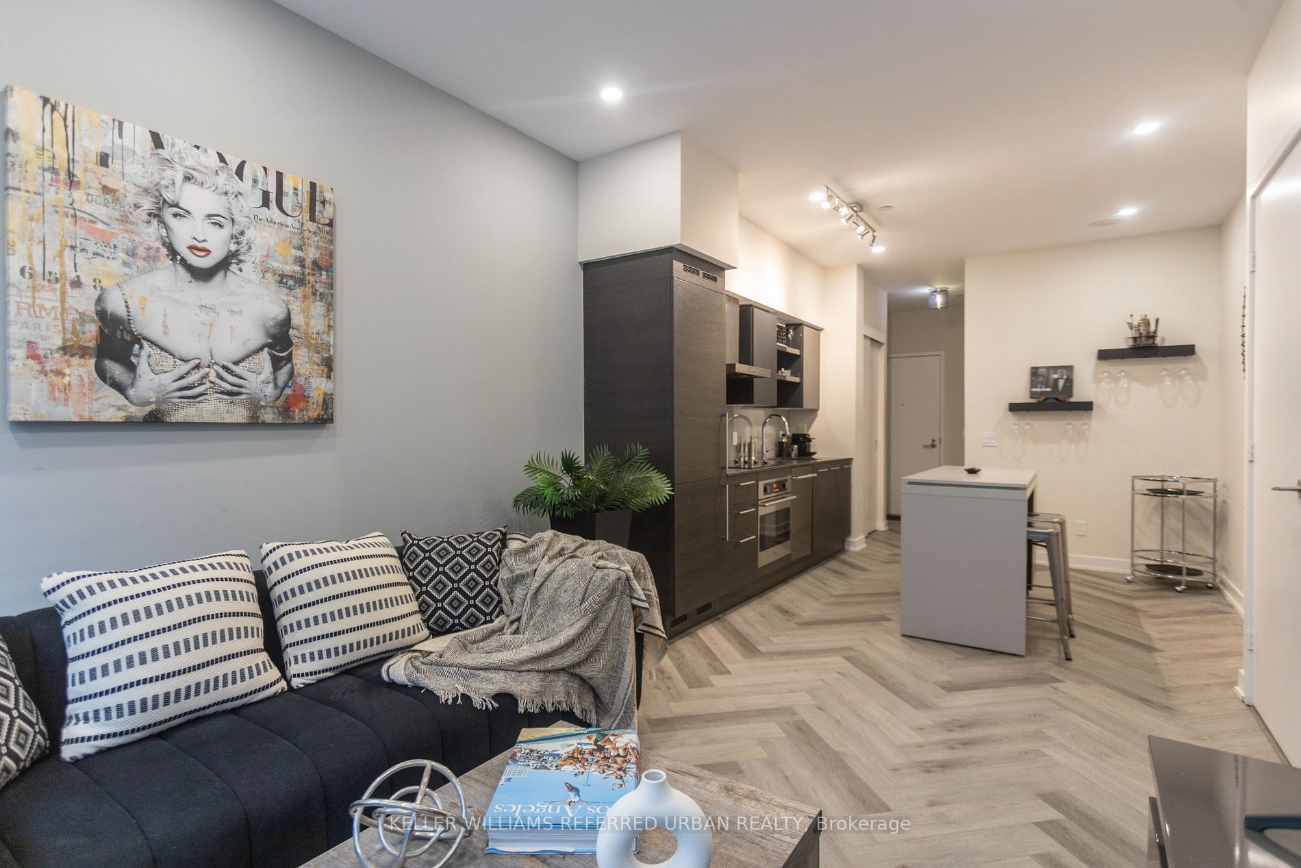 1030 King St, #228